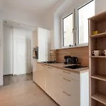 Lovely Apartment Near University