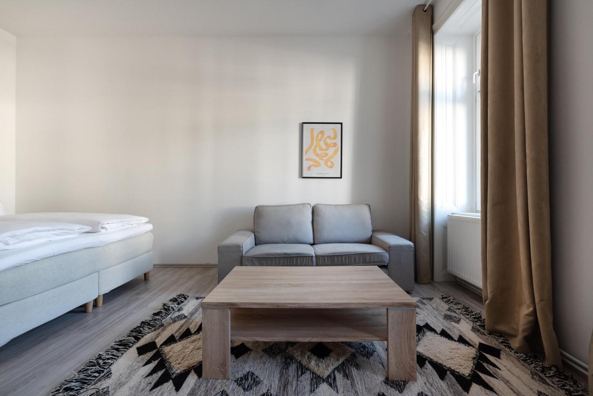 Apartment Lovely Near *