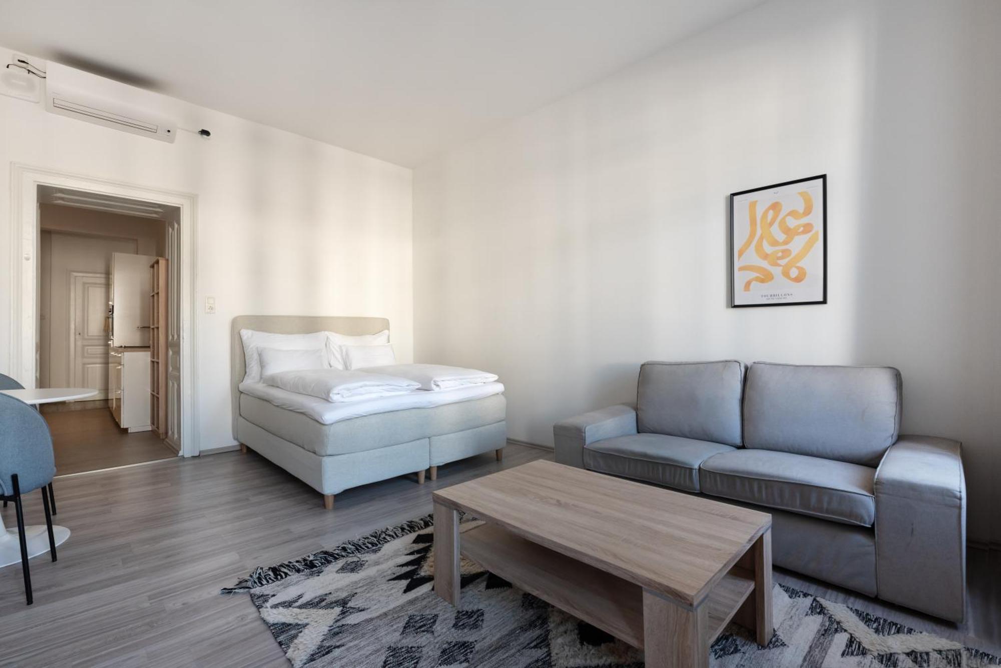 Apartment Lovely Near
